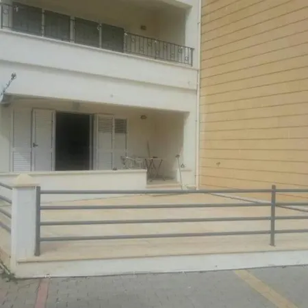 Sapphire Apartment *